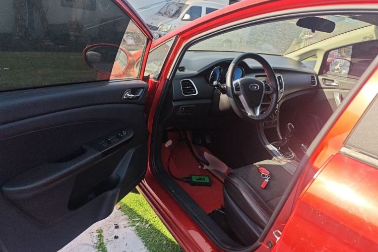 Used Cowin C3 2015 1.5L Manual Gold Diamond Edition Interior 3