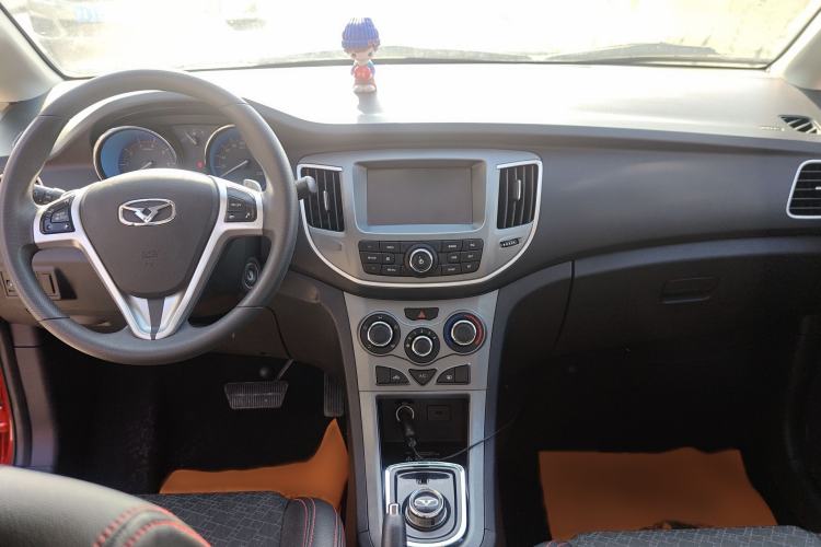 Used Cowin C3 2015 1.5L AMT Gold Diamond Edition Interior 3