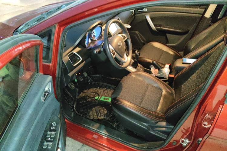 Used Cowin C3 2015 1.5L Manual Gold Diamond Edition Interior 3