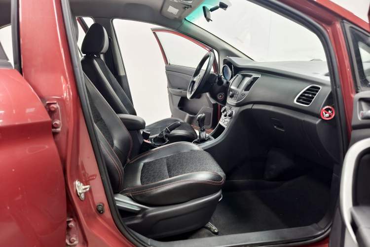 Used Cowin C3 2015 1.5L Manual Gold Diamond Edition Interior 3