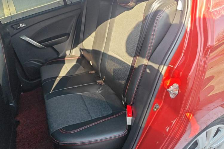Used Cowin C3 2015 1.5L Manual Gold Diamond Edition Interior 4