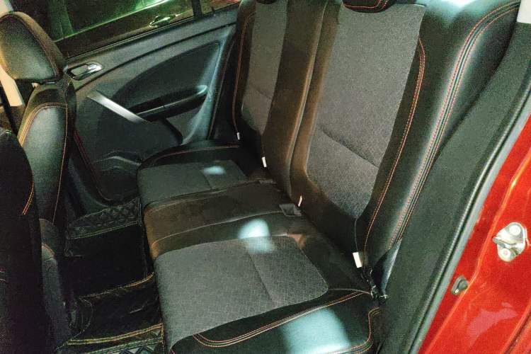 Used Cowin C3 2015 1.5L Manual Gold Diamond Edition Interior 4