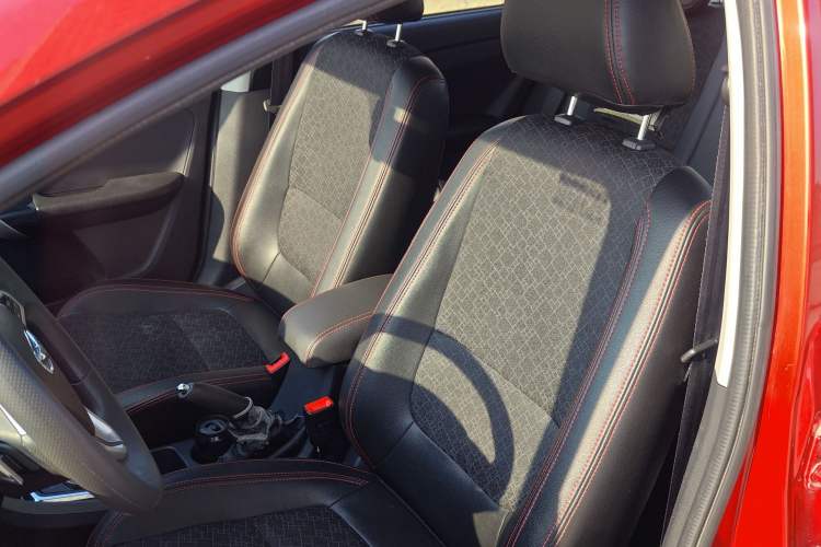 Used Cowin C3 2015 1.5L AMT Gold Diamond Edition Left Front Seat