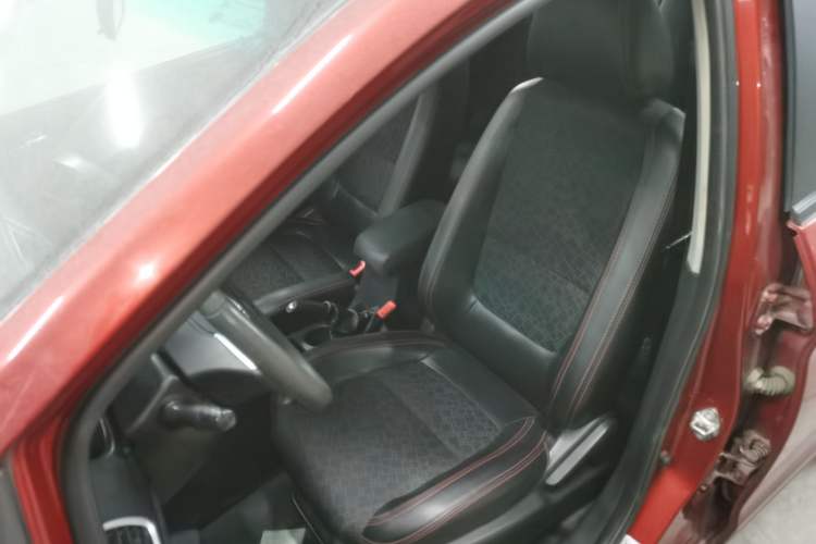 Used Cowin C3 2015 1.5L Manual Gold Diamond Edition Left Front Seat