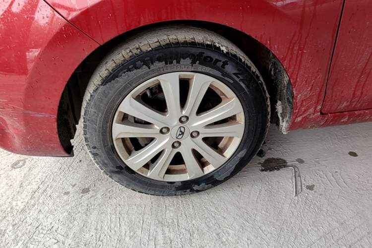 Used Cowin C3 2015 1.5L Manual Gold Diamond Edition Left Front Wheel Hub