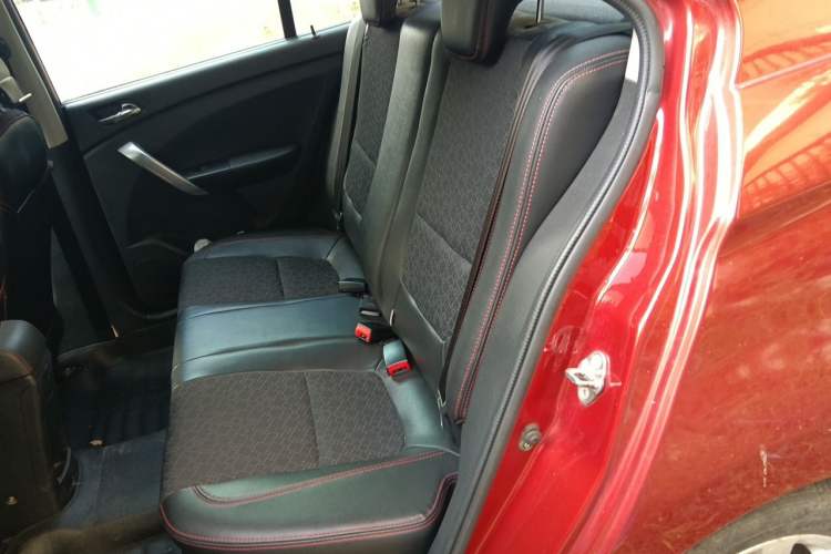 Used Cowin C3 2015 1.5L Manual Gold Diamond Edition Left Rear Seat