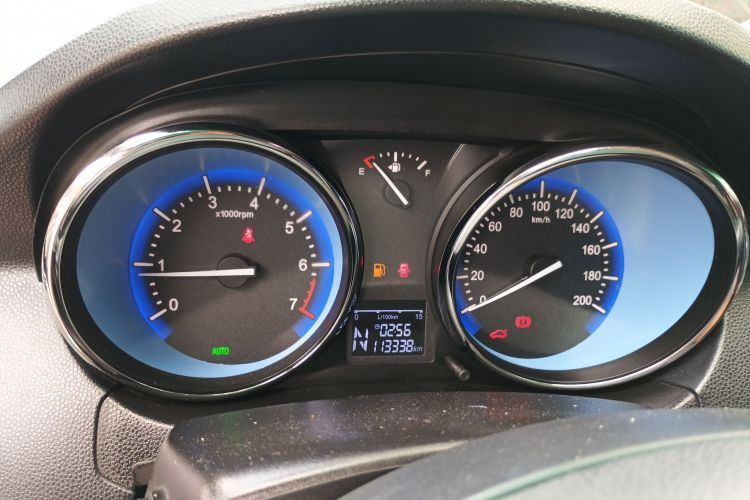 Used Cowin C3 2015 1.5L AMT Gold Diamond Edition Odometer Close Up