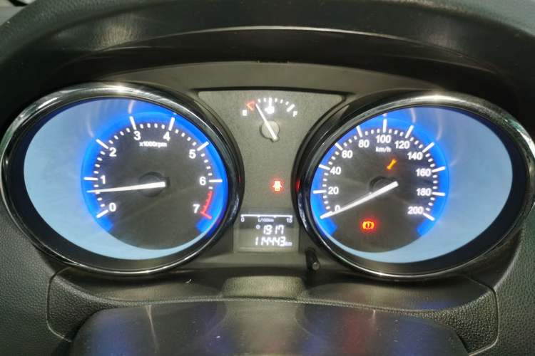 Used Cowin C3 2015 1.5L Manual Gold Diamond Edition Odometer Close Up