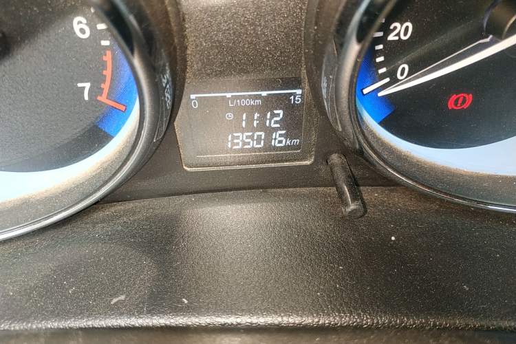 Used Cowin C3 2015 1.5L Manual Gold Diamond Edition Odometer Close Up