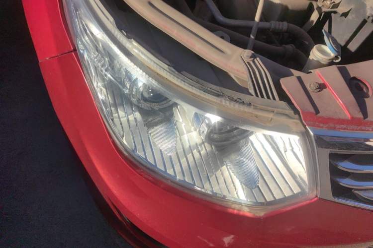 Used Cowin C3 2015 1.5L Manual Gold Diamond Edition Right Front Headlight