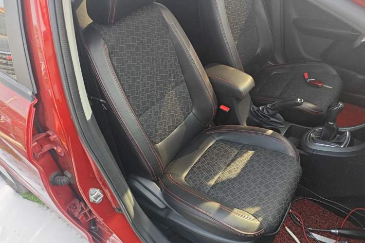 Used Cowin C3 2015 1.5L Manual Gold Diamond Edition Right Front Seat