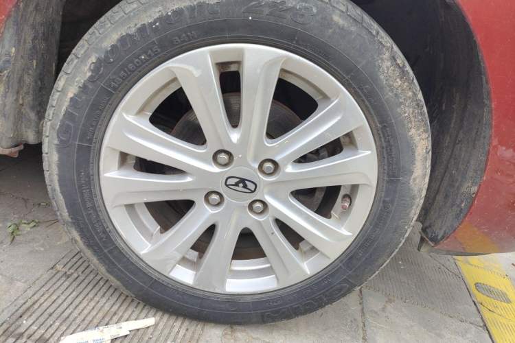 Used Cowin C3 2015 1.5L Manual Gold Diamond Edition Right Front Wheel Hub