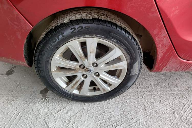 Used Cowin C3 2015 1.5L Manual Gold Diamond Edition Right Rear Wheel Hub