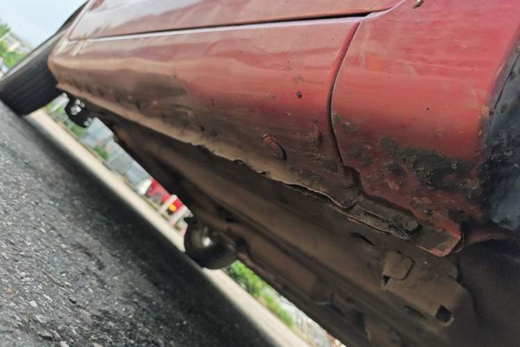 Used Cowin C3 2015 1.5L AMT Gold Diamond Edition Right Side Sill