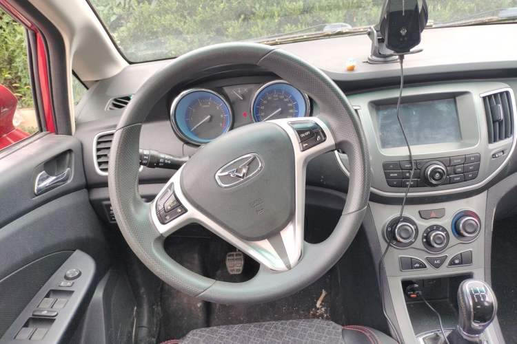 Used Cowin C3 2015 1.5L Manual Gold Diamond Edition Steering Wheel