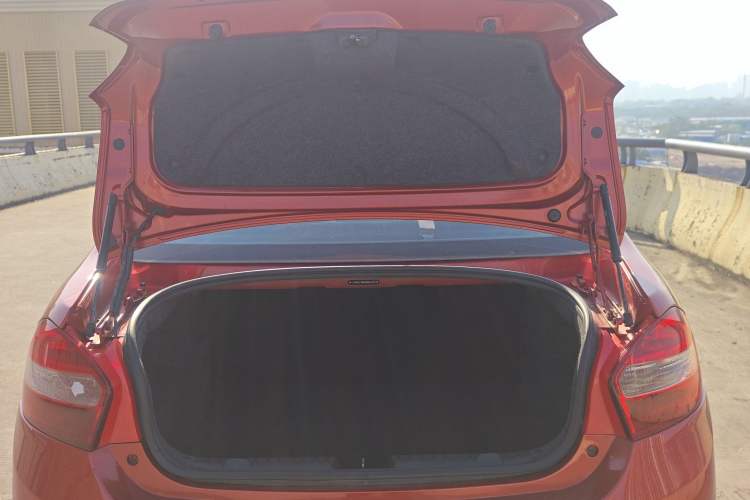 Used Cowin C3 2015 1.5L AMT Gold Diamond Edition Trunk