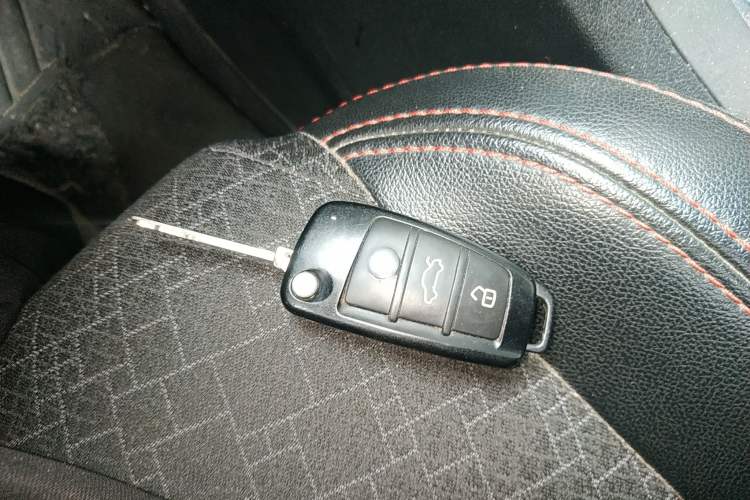 Used Cowin C3 2015 1.5L Manual Gold Diamond Edition Vehicle Key