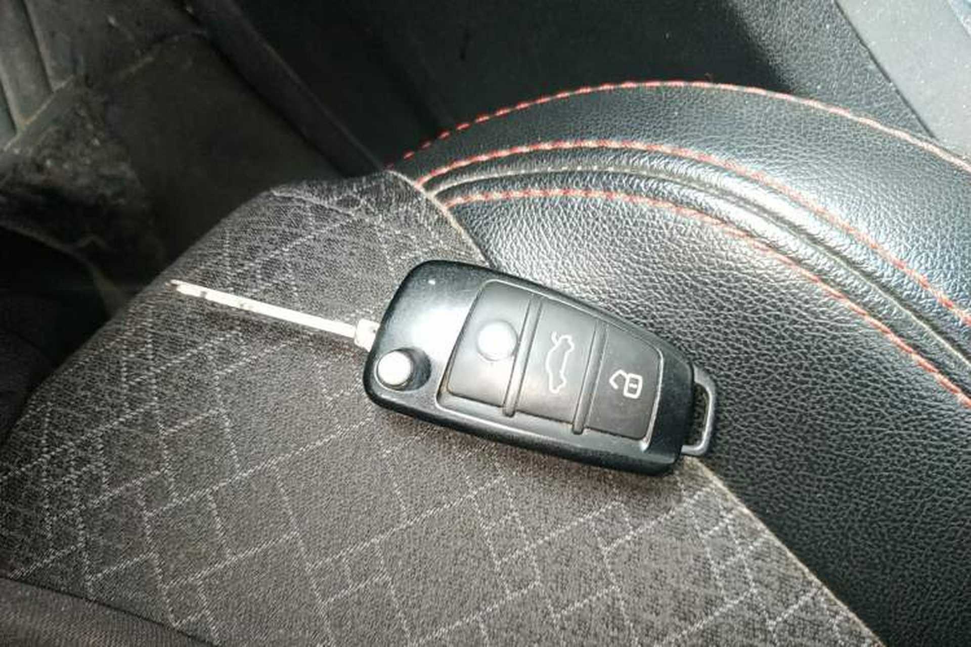 Used Cowin C3 2015 1.5L Manual Gold Diamond Edition Vehicle Key