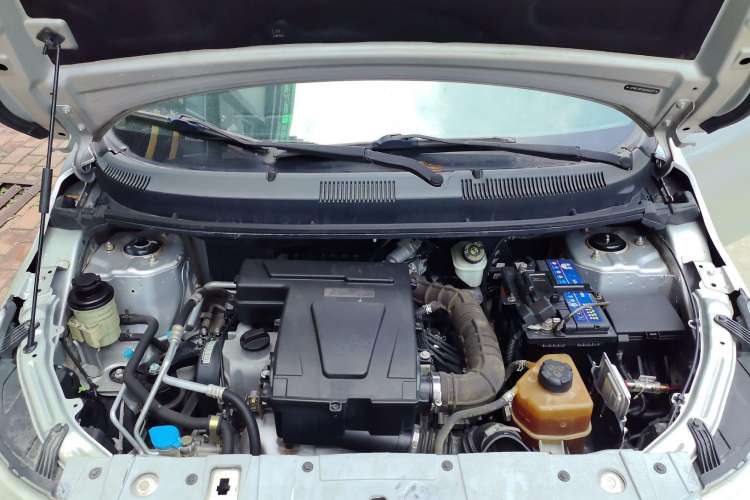 Used Cowin C3 2015 1.5L Manual Gold Diamond Edition Engine Bay