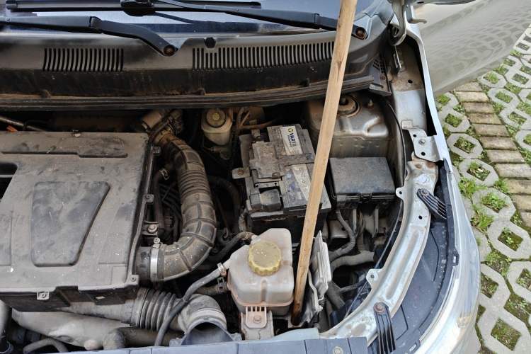 Used Cowin C3 2015 1.5L Manual Gold Diamond Edition Engine Bay Left