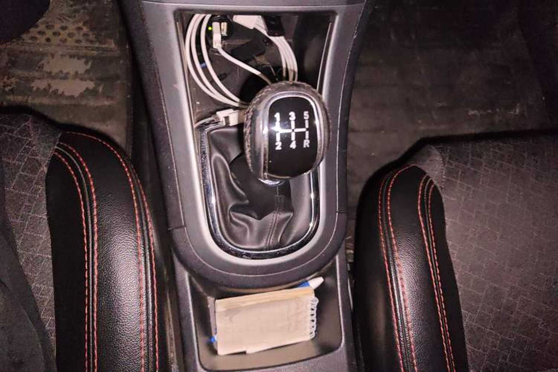 Used Cowin C3 2015 1.5L Manual Yellow Diamond Edition Gear Lever