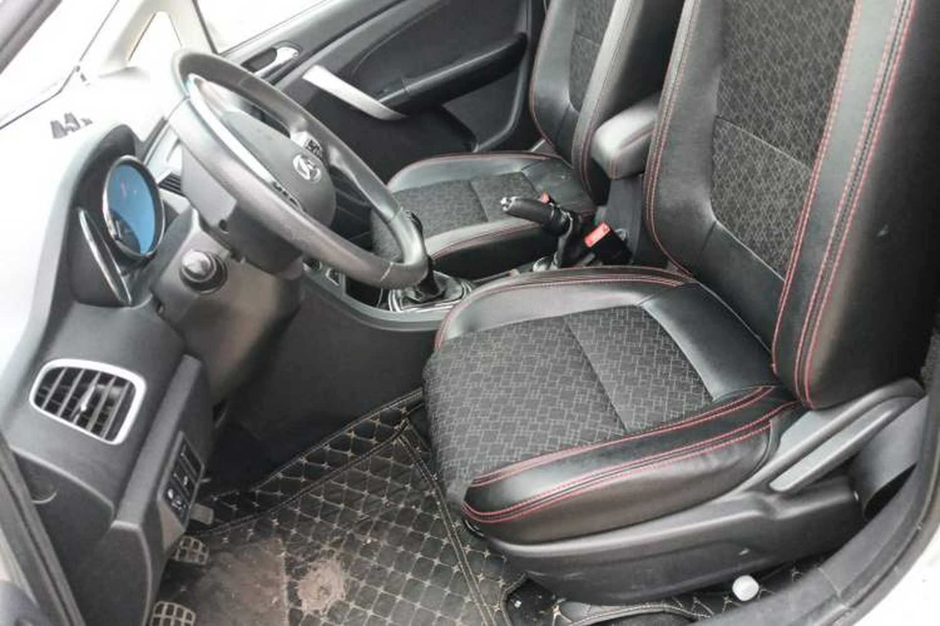 Used Cowin C3 2015 1.5L Manual Gold Diamond Edition Left Front Seat