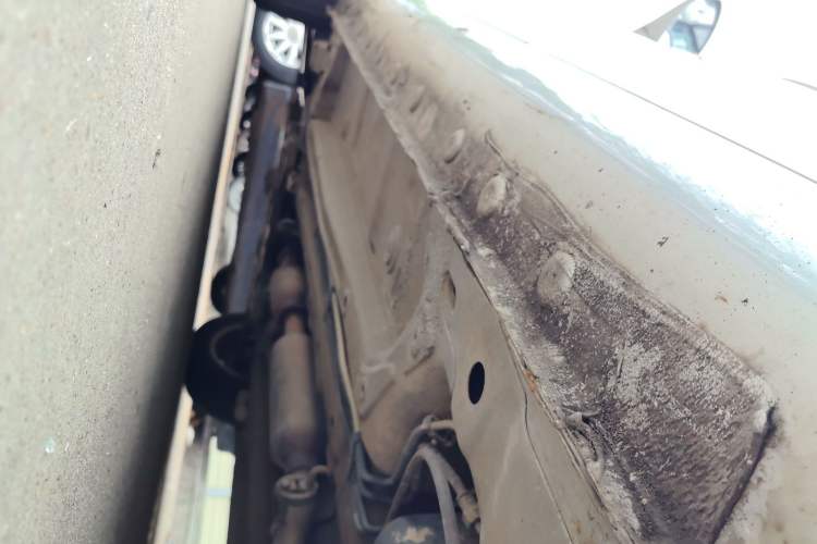Used Cowin C3 2015 1.5L Manual Gold Diamond Edition Left Side Sill