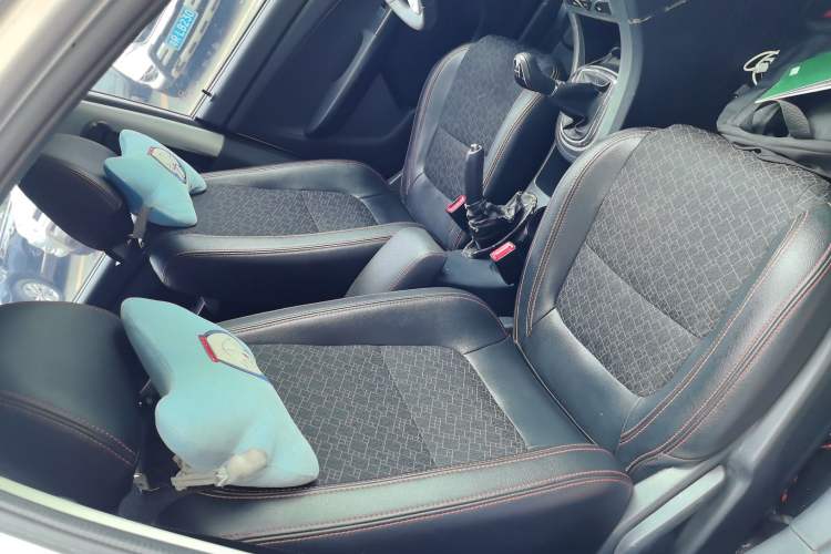 Used Cowin C3 2015 1.5L Manual Gold Diamond Edition Right Front Seat