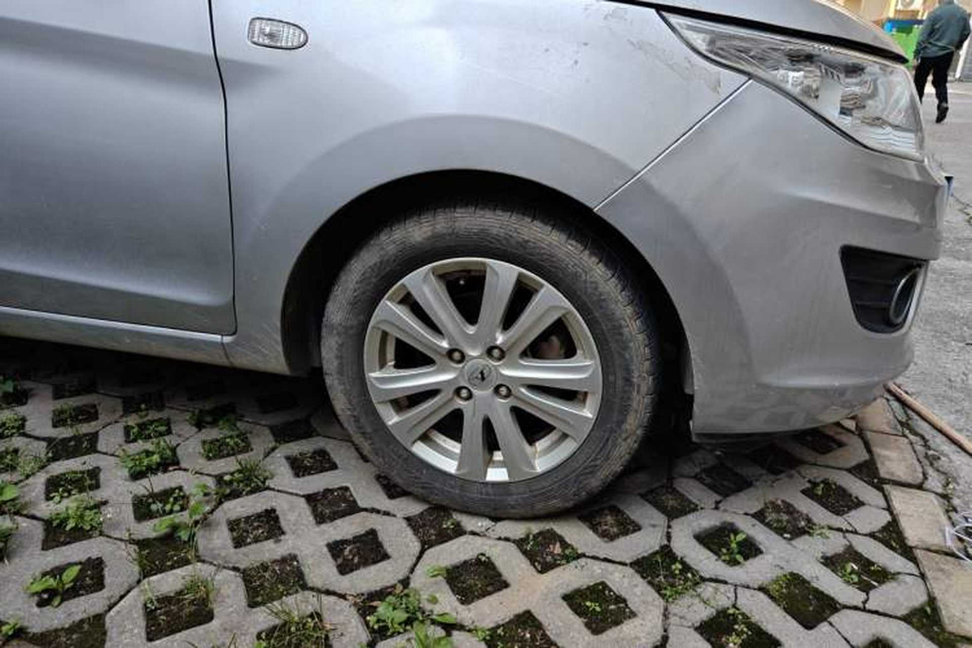 Used Cowin C3 2015 1.5L Manual Gold Diamond Edition Right Front Wheel Hub