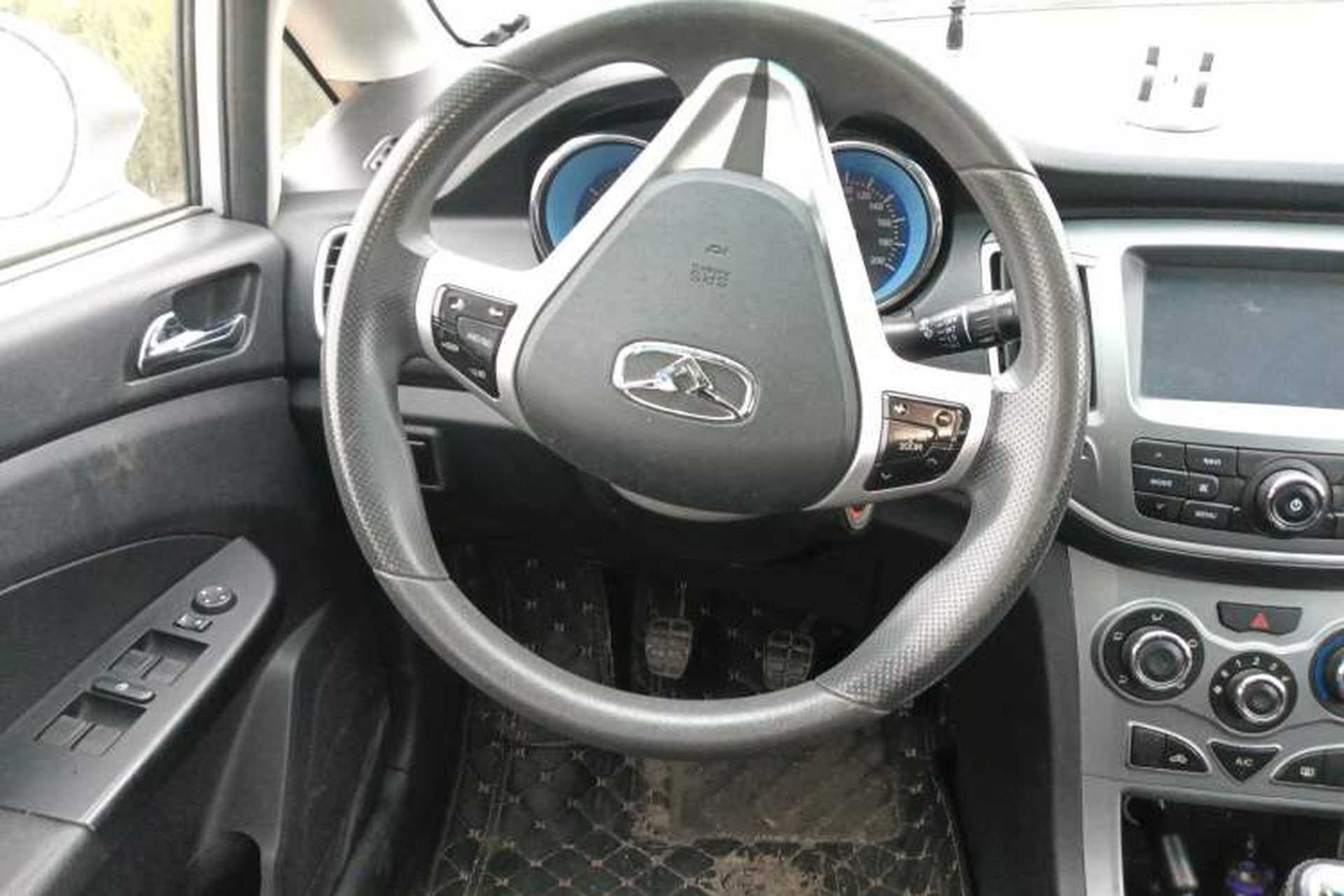 Used Cowin C3 2015 1.5L Manual Gold Diamond Edition Steering Wheel