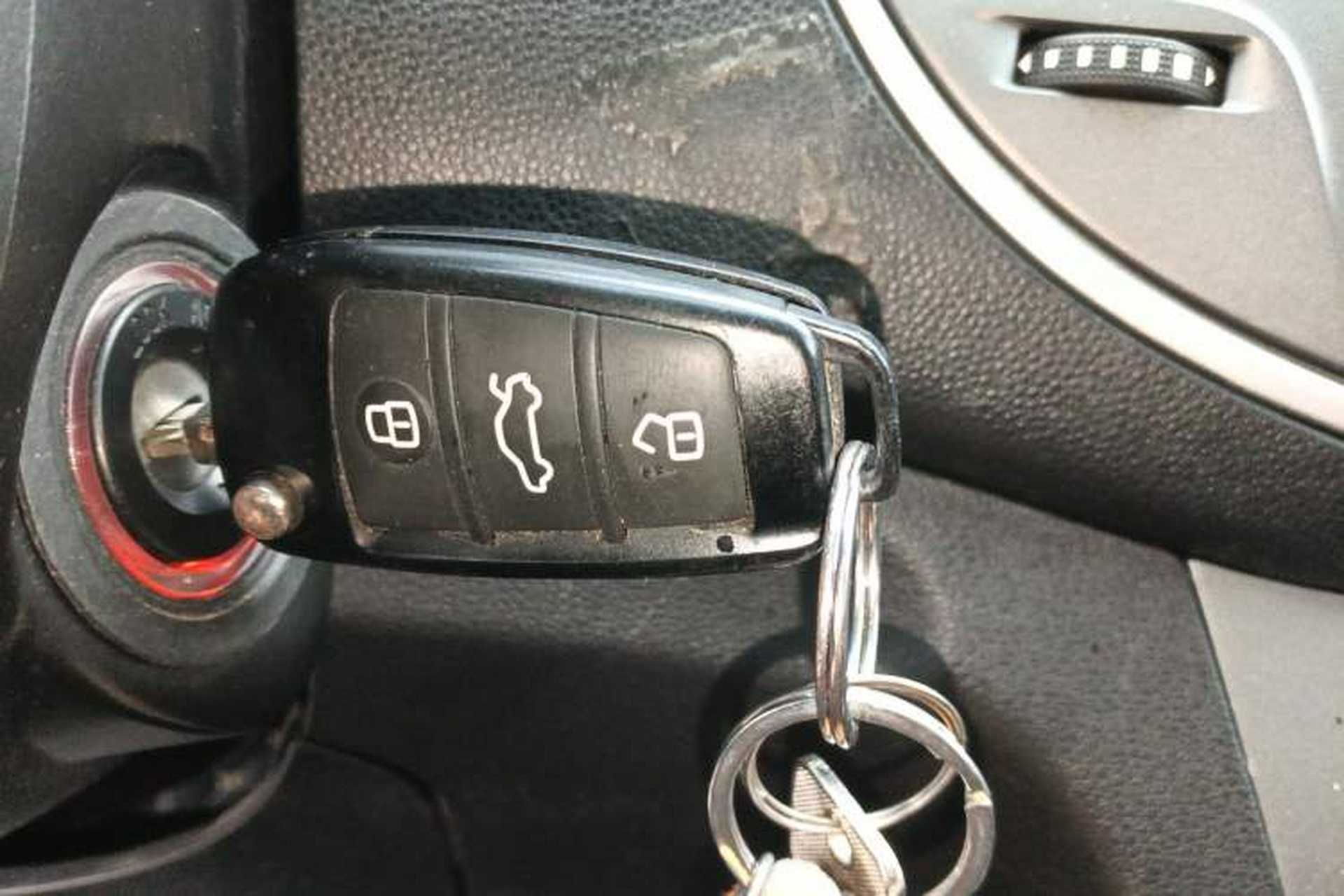 Used Cowin C3 2015 1.5L Manual Gold Diamond Edition Vehicle Key