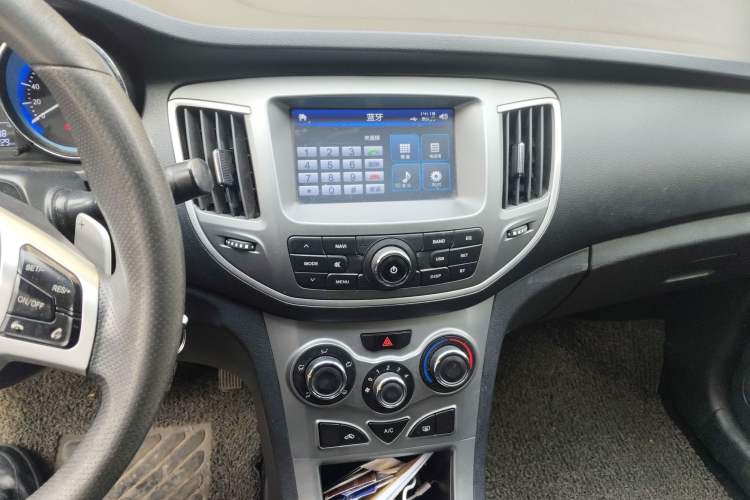Used Cowin C3 2015 1.5L AMT Gold Diamond Edition Audio And AC Panel