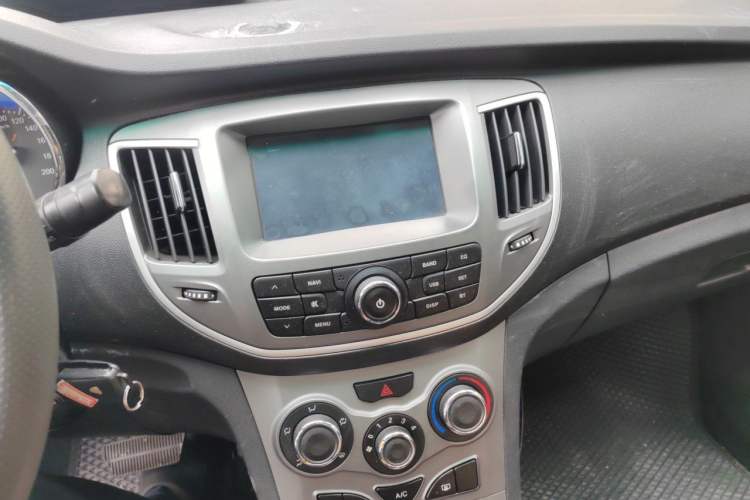 Used Cowin C3 2015 1.5L AMT Gold Diamond Edition Audio And AC Panel