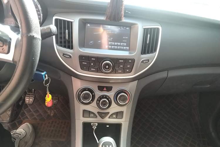 Used Cowin C3 2015 1.5L Manual Gold Diamond Edition Audio And AC Panel