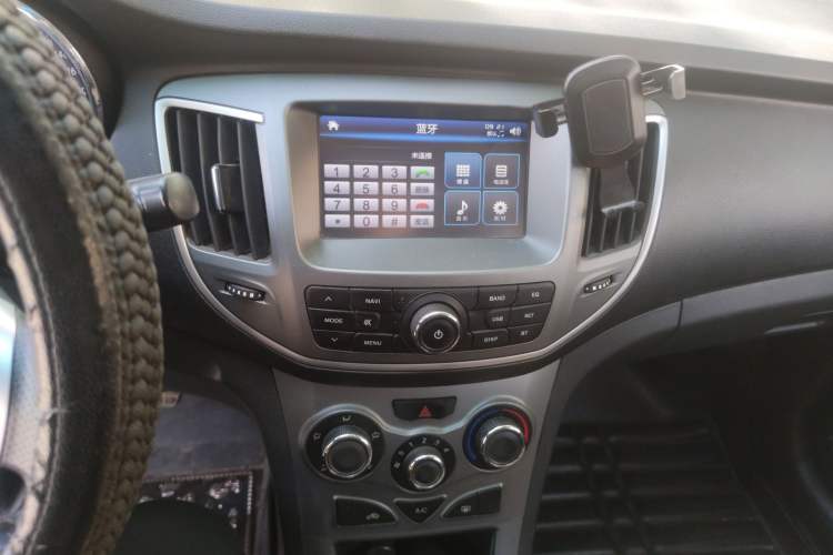 Used Cowin C3 2015 1.5L Manual Gold Diamond Edition Audio And AC Panel