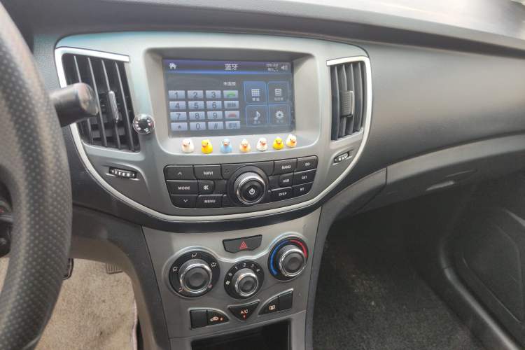 Used Cowin C3 2015 1.5L Manual Gold Diamond Edition Audio And AC Panel