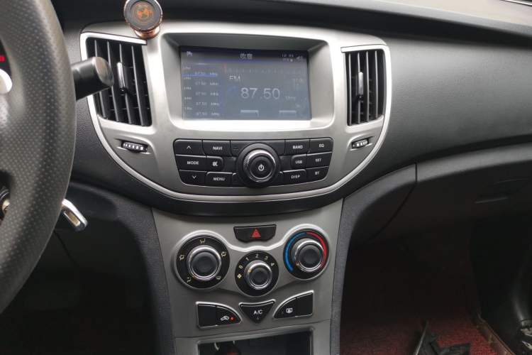 Used Cowin C3 2015 1.5L AMT Gold Diamond Edition Audio And AC Panel