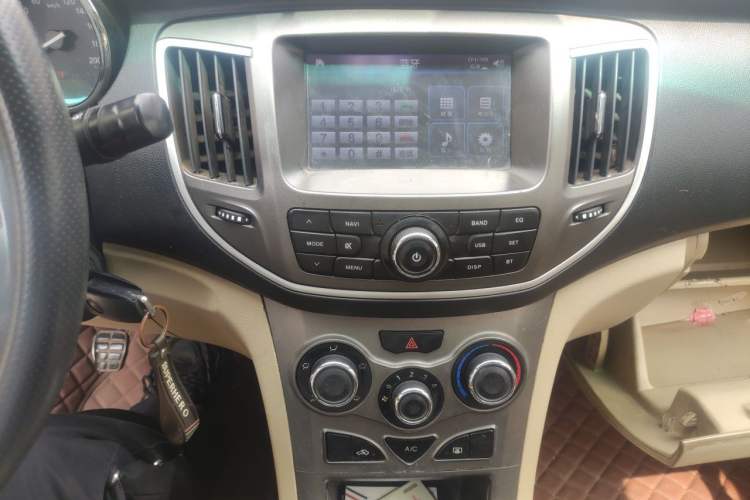 Used Cowin C3 2015 1.5L Manual Gold Diamond Edition Audio And AC Panel
