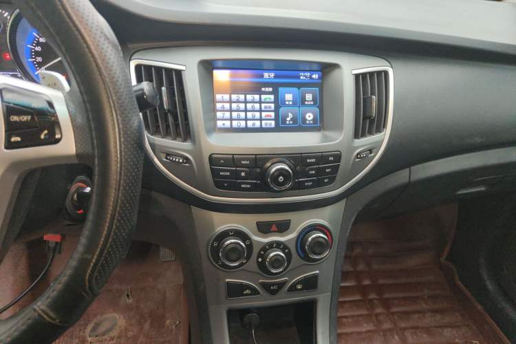 Used Cowin C3 2015 1.5L AMT Gold Diamond Edition Audio And AC Panel