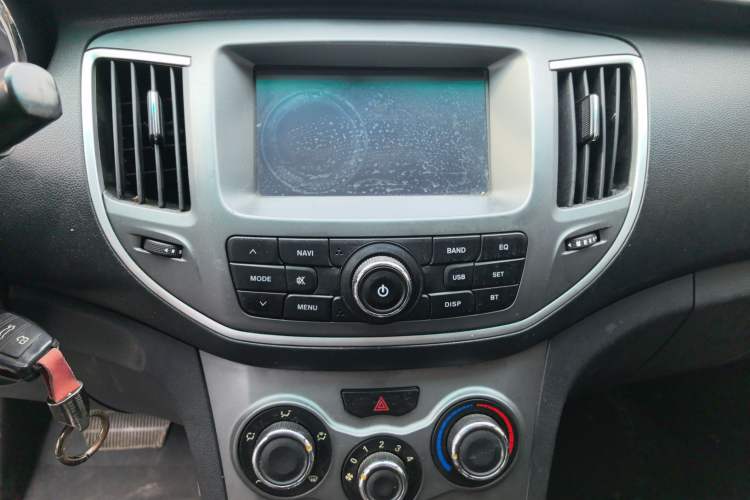 Used Cowin C3 2015 1.5L AMT Gold Diamond Edition Audio And AC Panel