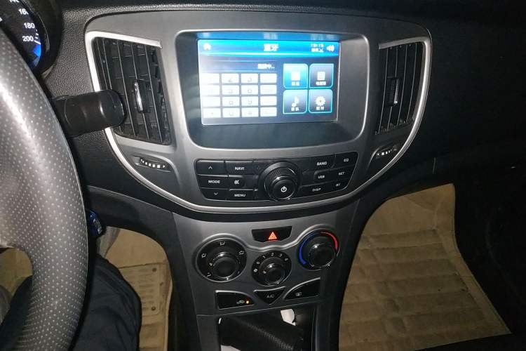 Used Cowin C3 2015 1.5L AMT Gold Diamond Edition Audio And AC Panel