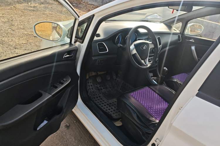 Used Cowin C3 2015 1.5L Manual Yellow Diamond Edition Driver Seat
