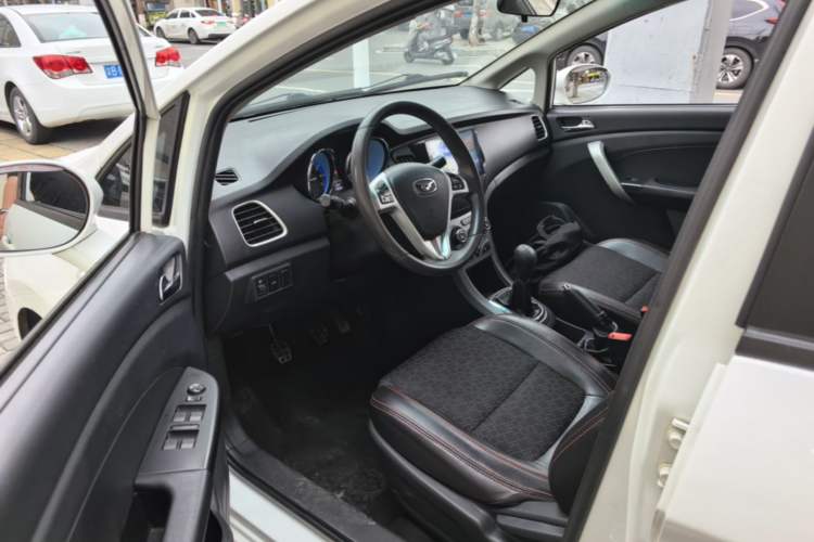Used Cowin C3 2015 1.5L Manual Gold Diamond Edition Driver Seat