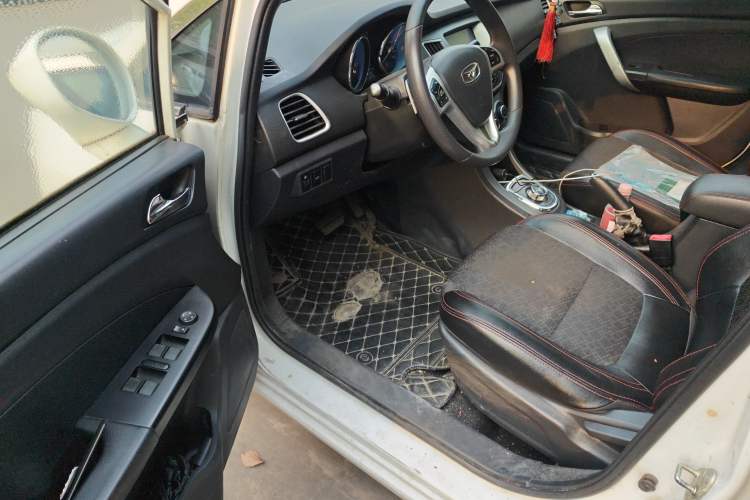 Used Cowin C3 2015 1.5L AMT Gold Diamond Edition Driver Seat