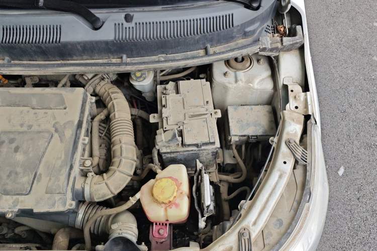 Used Cowin C3 2015 1.5L Manual Gold Diamond Edition Engine Bay Left