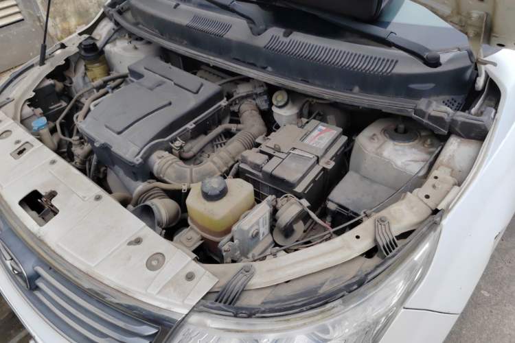 Used Cowin C3 2015 1.5L AMT Gold Diamond Edition Engine Bay Left
