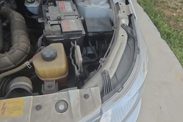 Used Cowin C3 2015 1.5L Manual Gold Diamond Edition Engine Bay Left