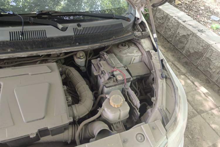 Used Cowin C3 2015 1.5L Manual Gold Diamond Edition Engine Bay Left