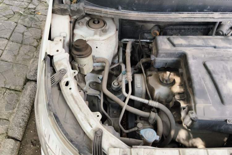 Used Cowin C3 2015 1.5L Manual Gold Diamond Edition Engine Bay Right