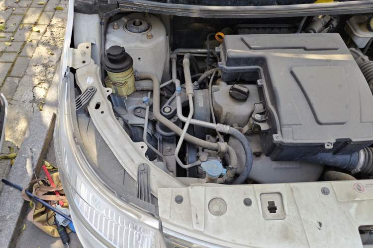 Used Cowin C3 2015 1.5L Manual Gold Diamond Edition Engine Bay Right